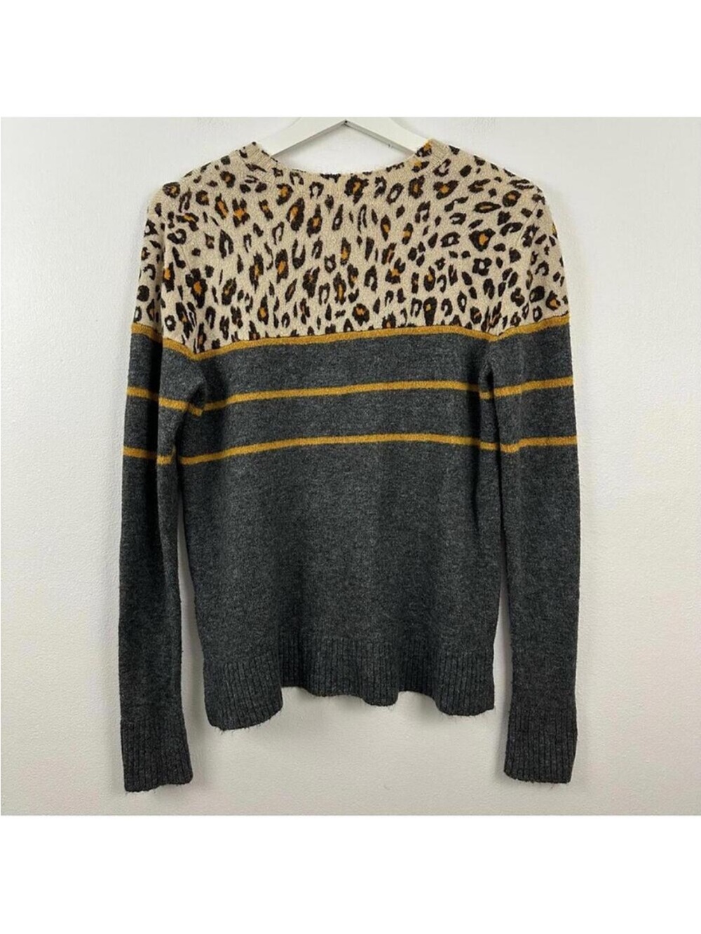 BeachLunchLounge Women’s Leopard Striped Print Long Sleeve Sweater Size S